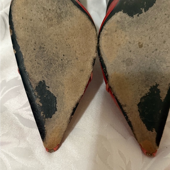 Y2K Prada Red & Black Low Heel with Black Elastic Strap - Picture 9 of 10